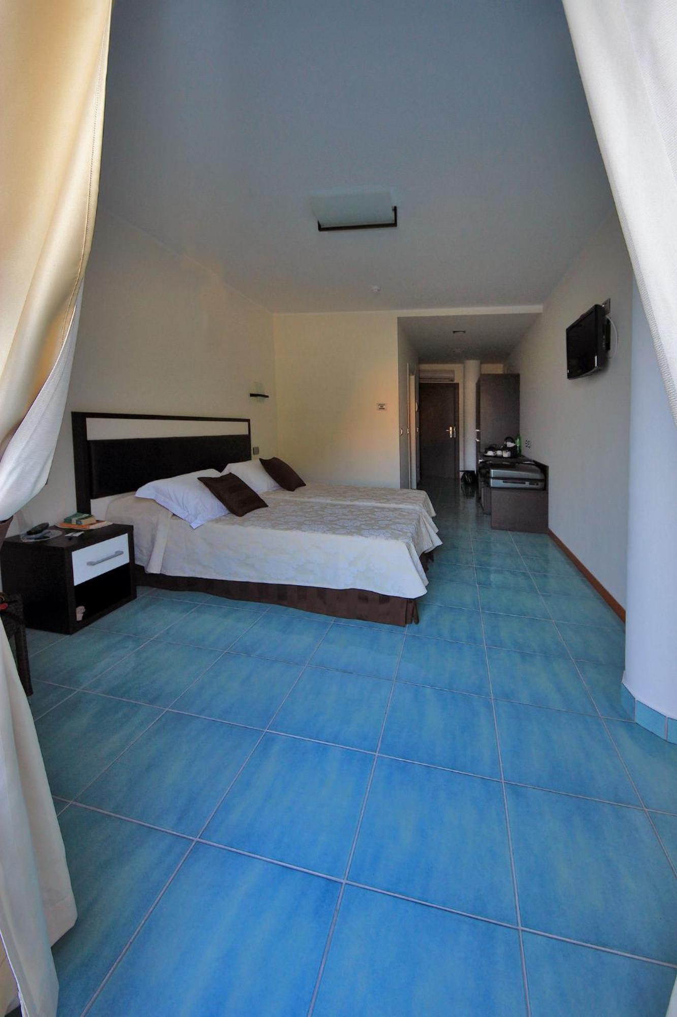 Hotel Bagni Arcobaleno 3*